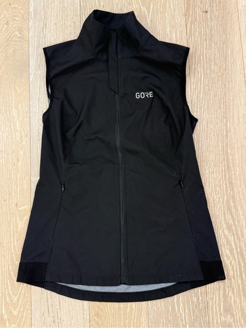 GOREWEAR WINDSTOPPER RUNNING
VEST - WOMEN'S Black Sleeveless XS
